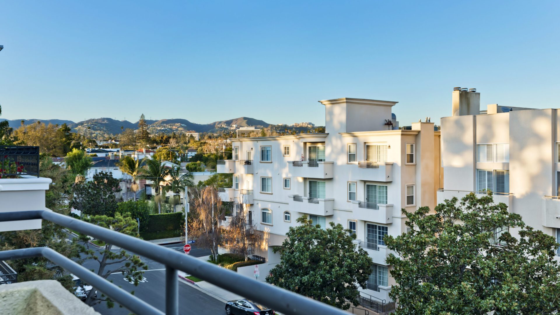 1169 Wellesley, Los Angeles balcony view