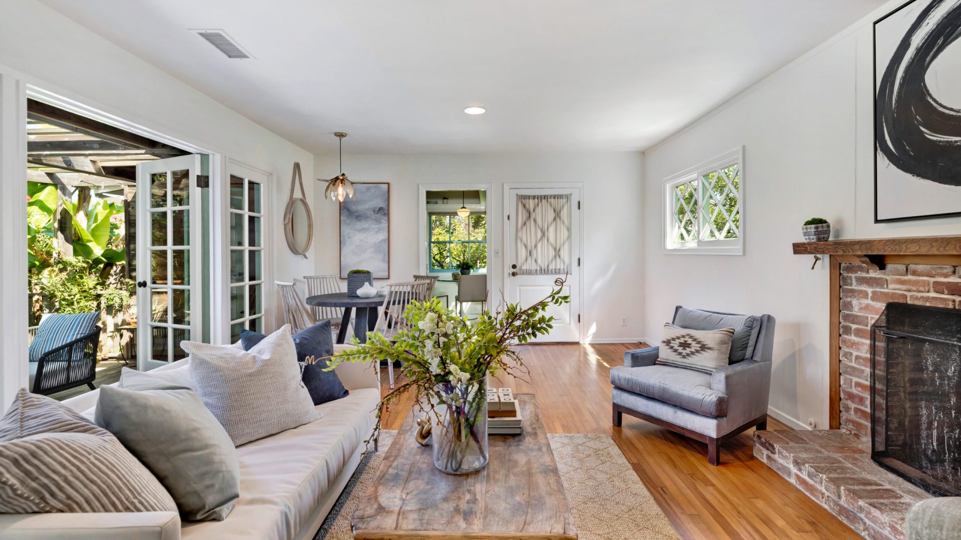 517 Muskingum Place, Palisades interior staged to sell