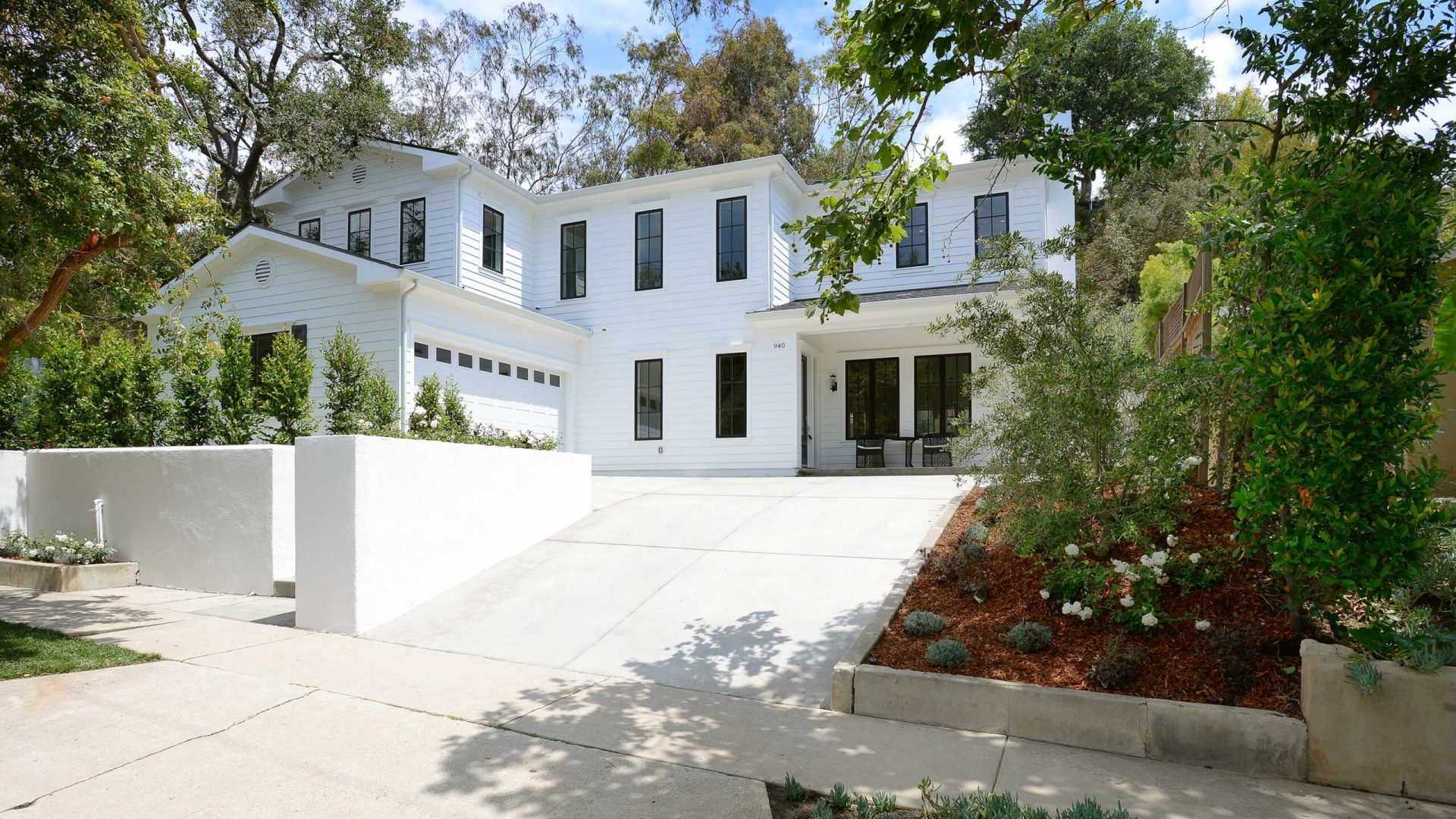 curb appeal 940Bienveneda